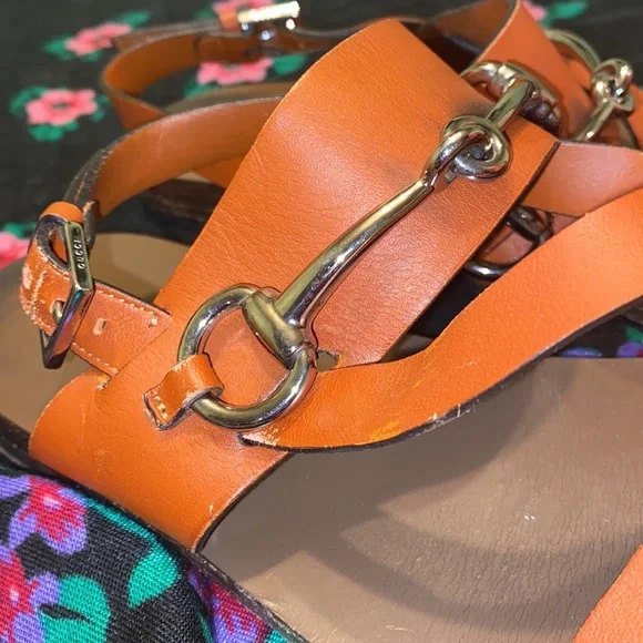 🍒 Gucci 🍒 - Picture 3 of 6